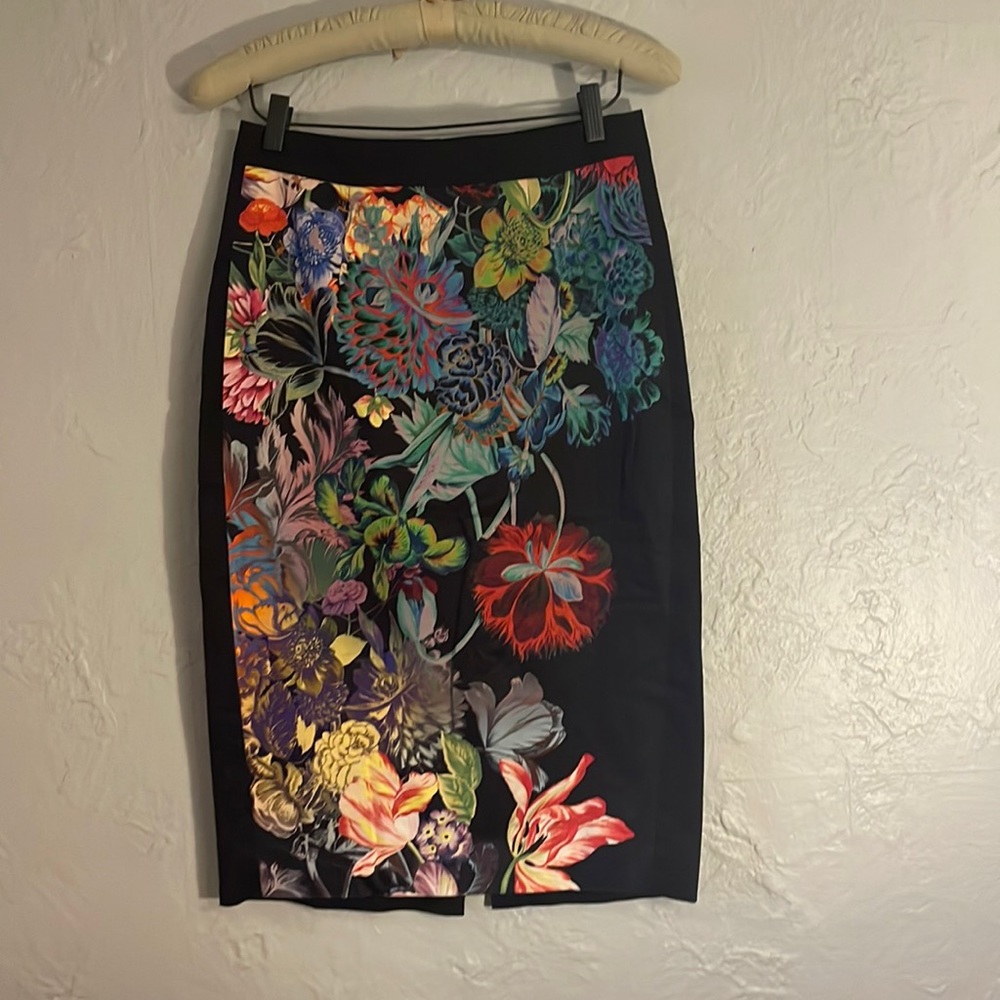 Stunning pencil skirt floral front black back. Anthropologie Leifsdotir